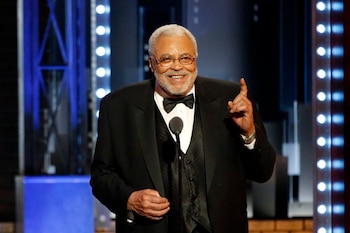 James Earl Jones prestó su