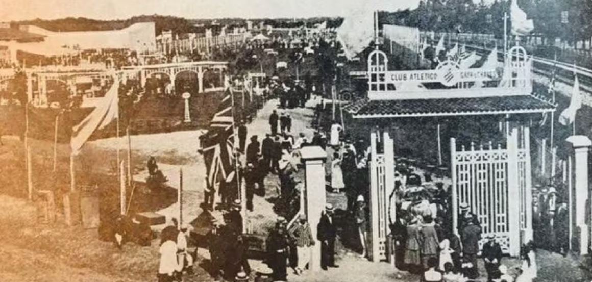 Una postal del club en sus comienzos (Fuente: Harrods Gath & Chaves)