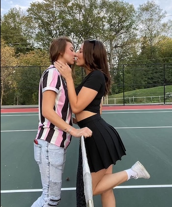 Las jóvenes dicen que permanecerán