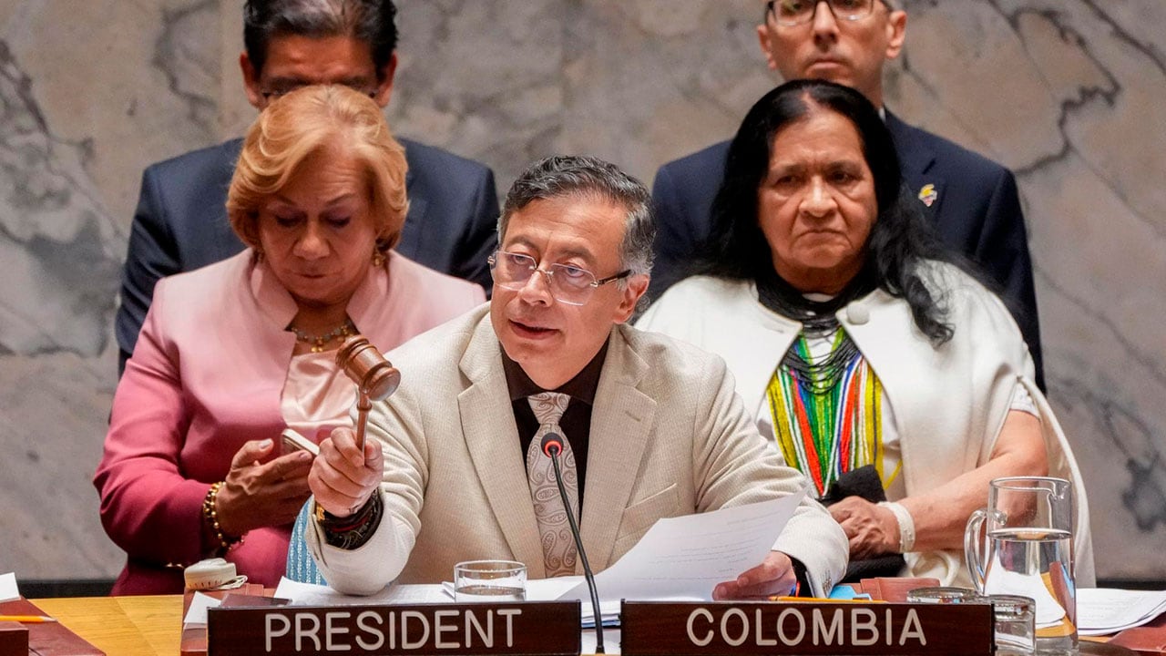 La medida del Gobierno Petro afectará principalmente el calzado tradido de Asia - crédito Juan Diego Cano/Presidencia de la República