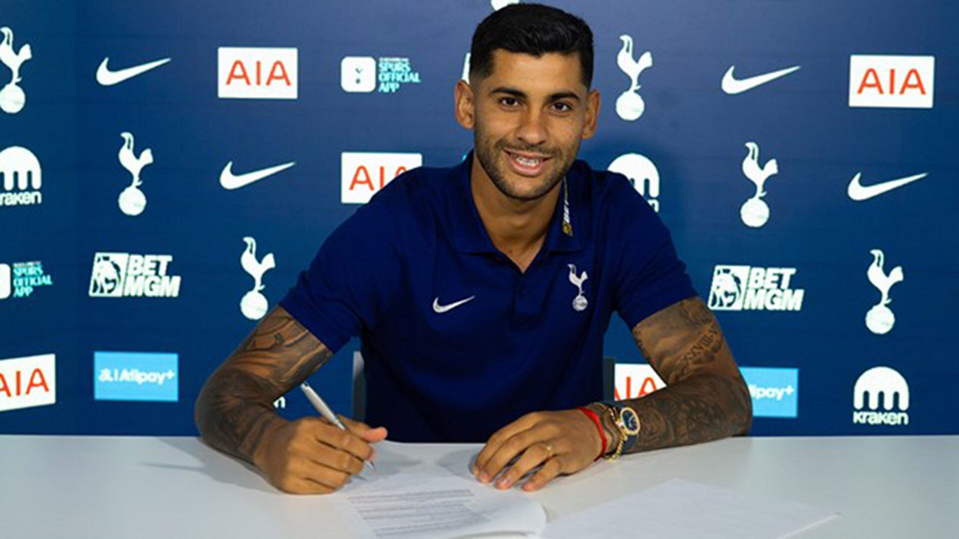 Cuti Romero extendió su vínculo con el Tottenham hasta 2029
