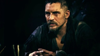 Si eres fan de Tom Hardy, no te pierdas esta miniserie de Netflix del creador de ‘Peaky Blinders’ con una de las mejores interpretaciones del actor