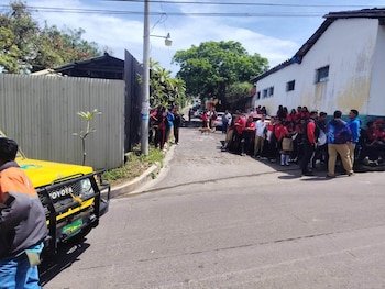 El temblor principal alcanzó una magnitud de 3.6 a un kilómetro de profundidad. (Cortesía: Comandos De Salvamento Filial Alegría)