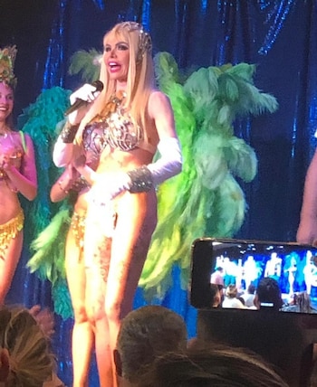 Adriana en plena función (Foto