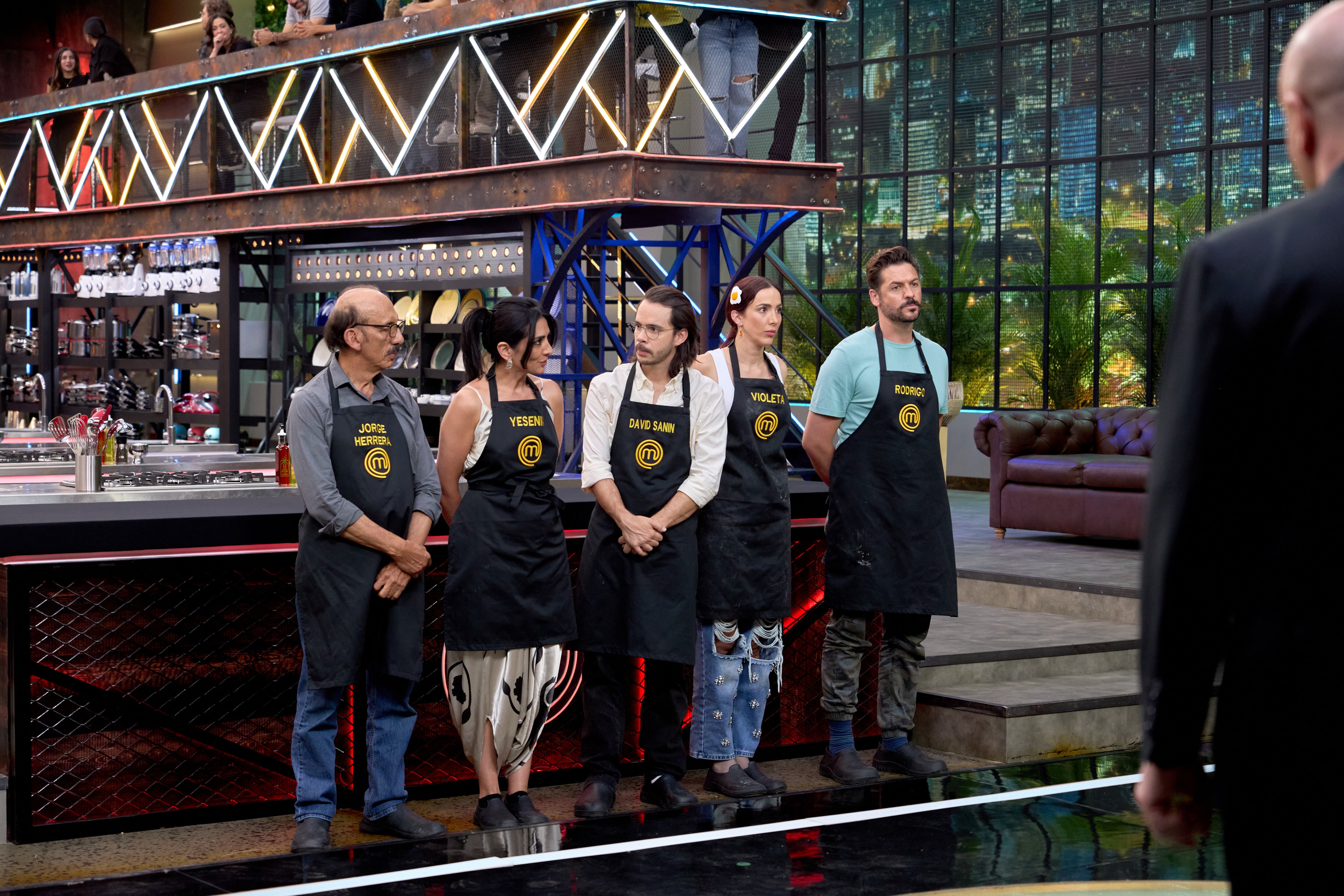 La renuncia de la actriz desató la reacción de su compañera Violeta y la de la presentadora Claudia Bahamón - crédito cortesía Canal RCN