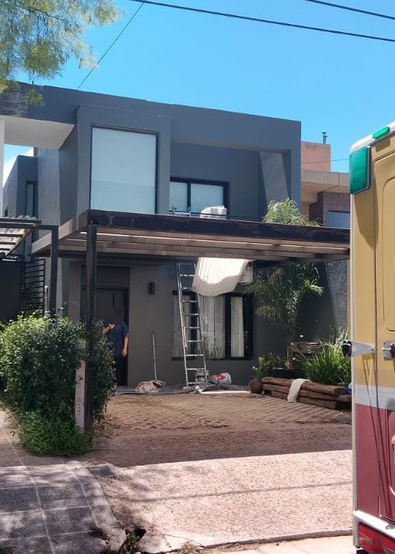 La víctima del accidente laboral en Córdoba fue trasladada de urgencia al Hospital luego de que profesionales diagnosticaran un traumatismo de cráneo grave