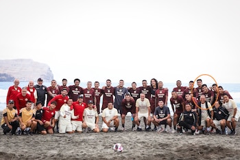 José Rivera apareció en la primera foto grupal de Universitario en el regreso de los entrenamientos en Campo Mar. - créditos: Universitario