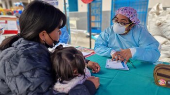 Puntos de vacunación continuarán atendiendo