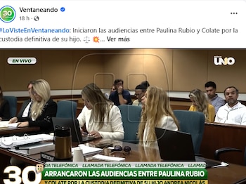La audiencia arranca con retraso luego de que Paulina Rubio llega media hora tarde, a pesar de que la cita era a las nueve y media de la mañana
(Captura: Facebook)