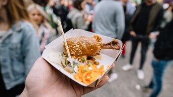 En cada menú, diseñado por