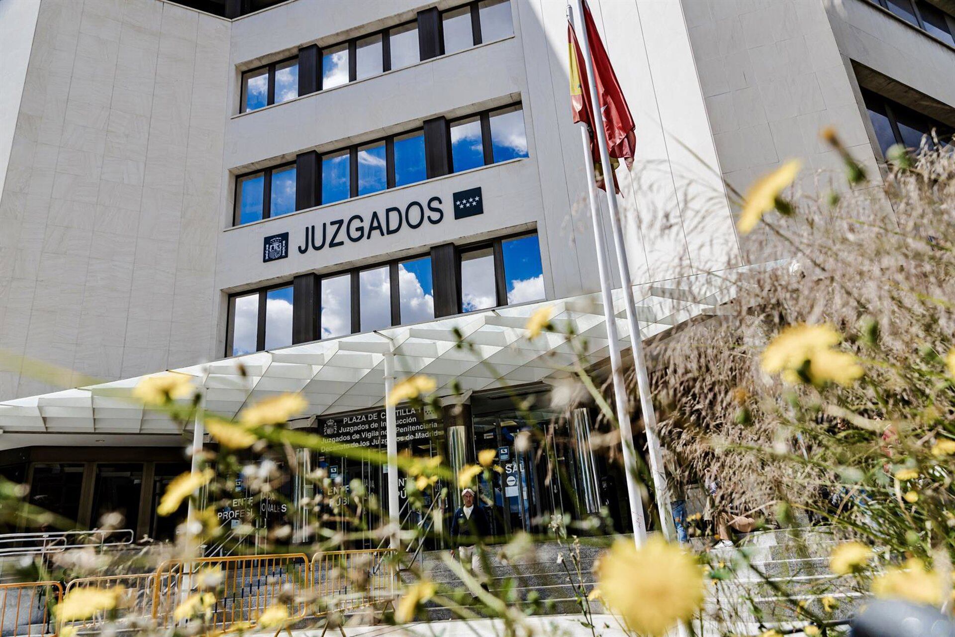 AMP-Una jueza pide a Fiscalía su opinión sobre una querella contra la hermana del ministro Puente por la 'ley de nietos'