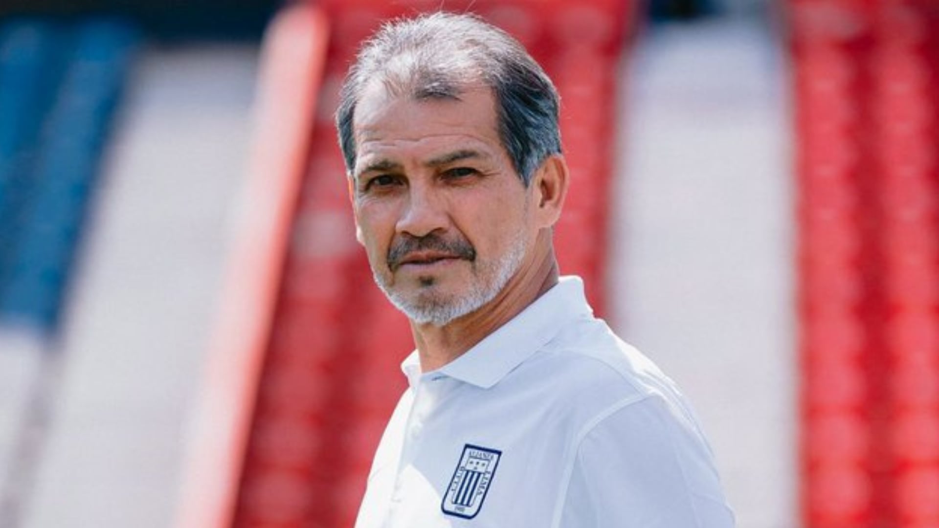 Franco Navarro marca su posición sobre situación de Carlos Zambrano, Miguel Trauco y Sergio Peña: “Cada uno verá cómo resuelve este problema”