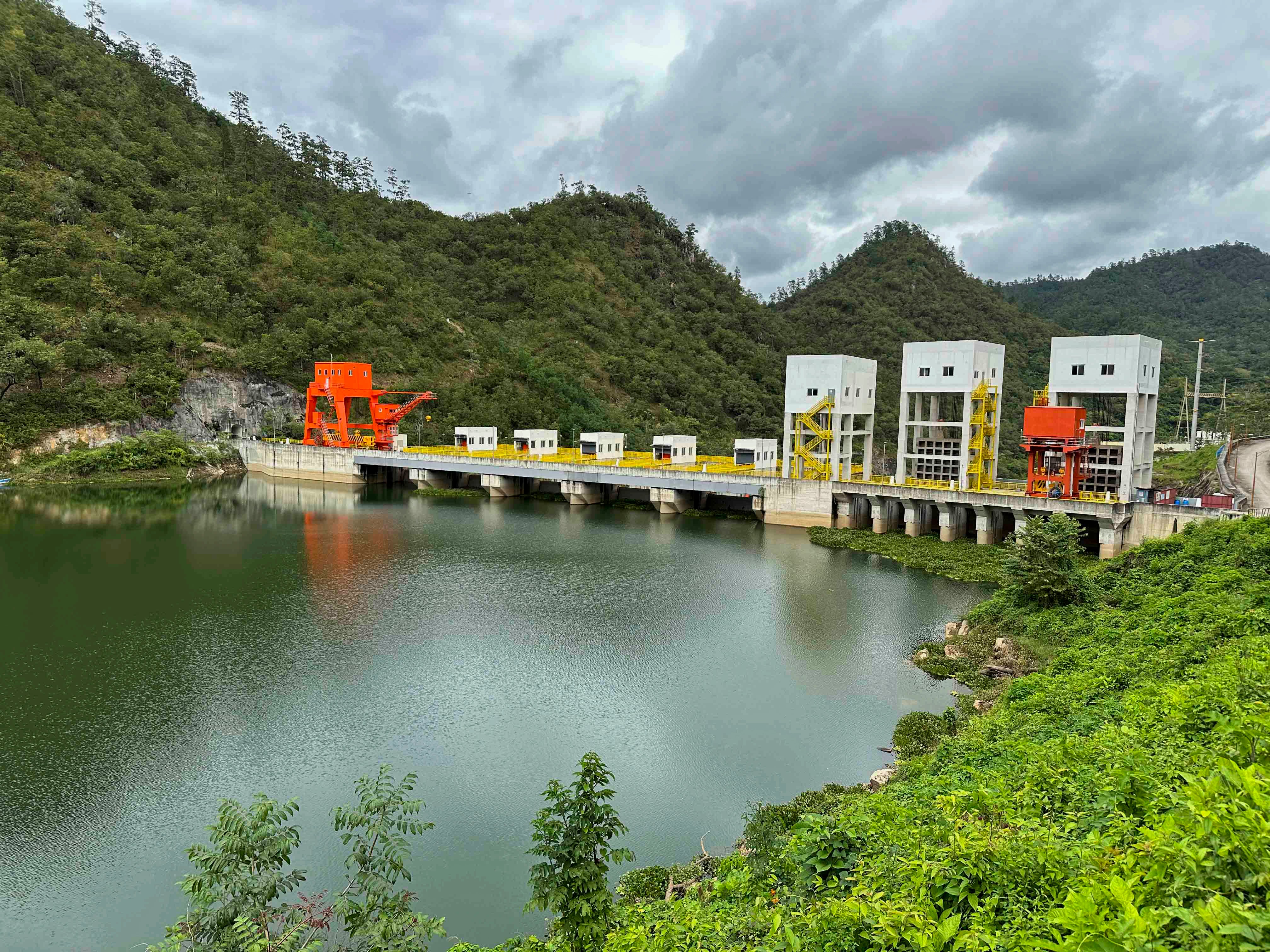El sistema energético de Honduras incide en la competitividad, la atracción de inversiones y la generación de empleo, según el análisis citado.
