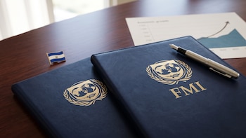 El acuerdo con el FMI abre la puerta a $140 millones y mejora el panorama económico de El Salvador, según economista