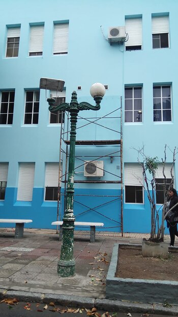 El tablón pintado de celeste