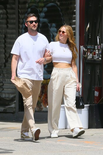 Salida de pareja. Jennifer Lawrence