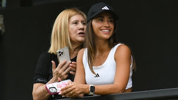 Thiago Messi, Antonela Roccuzzo y Celia Messi en Newells Inter miami