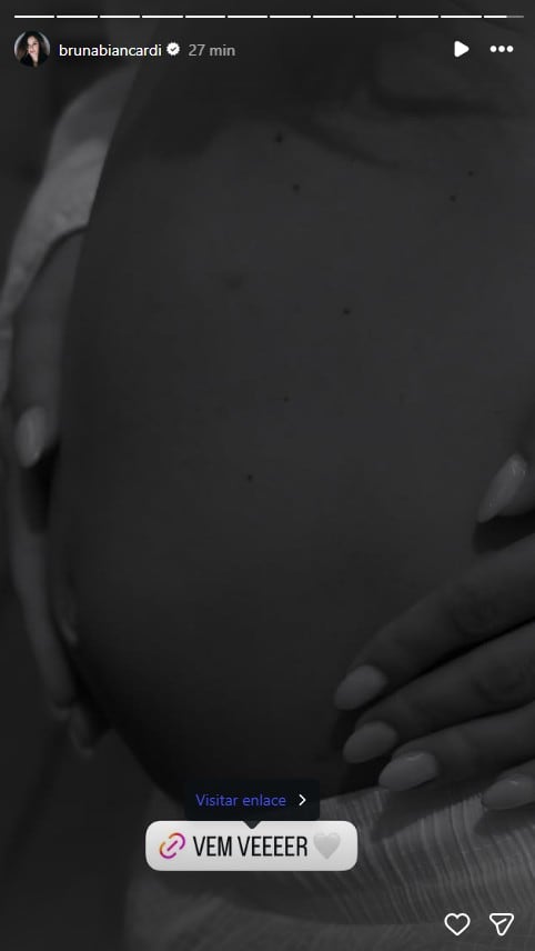 Bruna Biancardi publicó el video del gender reveal en su cuenta de Instagram, donde la familia aparece manchada de rosa