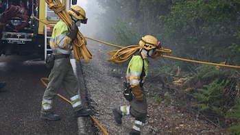 La cuarta ola de calor del verano pone en alerta a casi toda España, dificulta las labores de extinción y dispara el riesgo de nuevos incendios