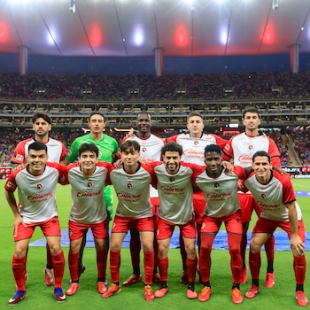 Gil Mora es parte de la alineación titular vs Chivas