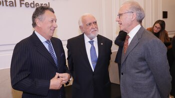 Gil Lavedra con el ministro