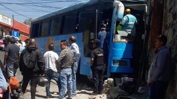 Un autobús se impactó contra