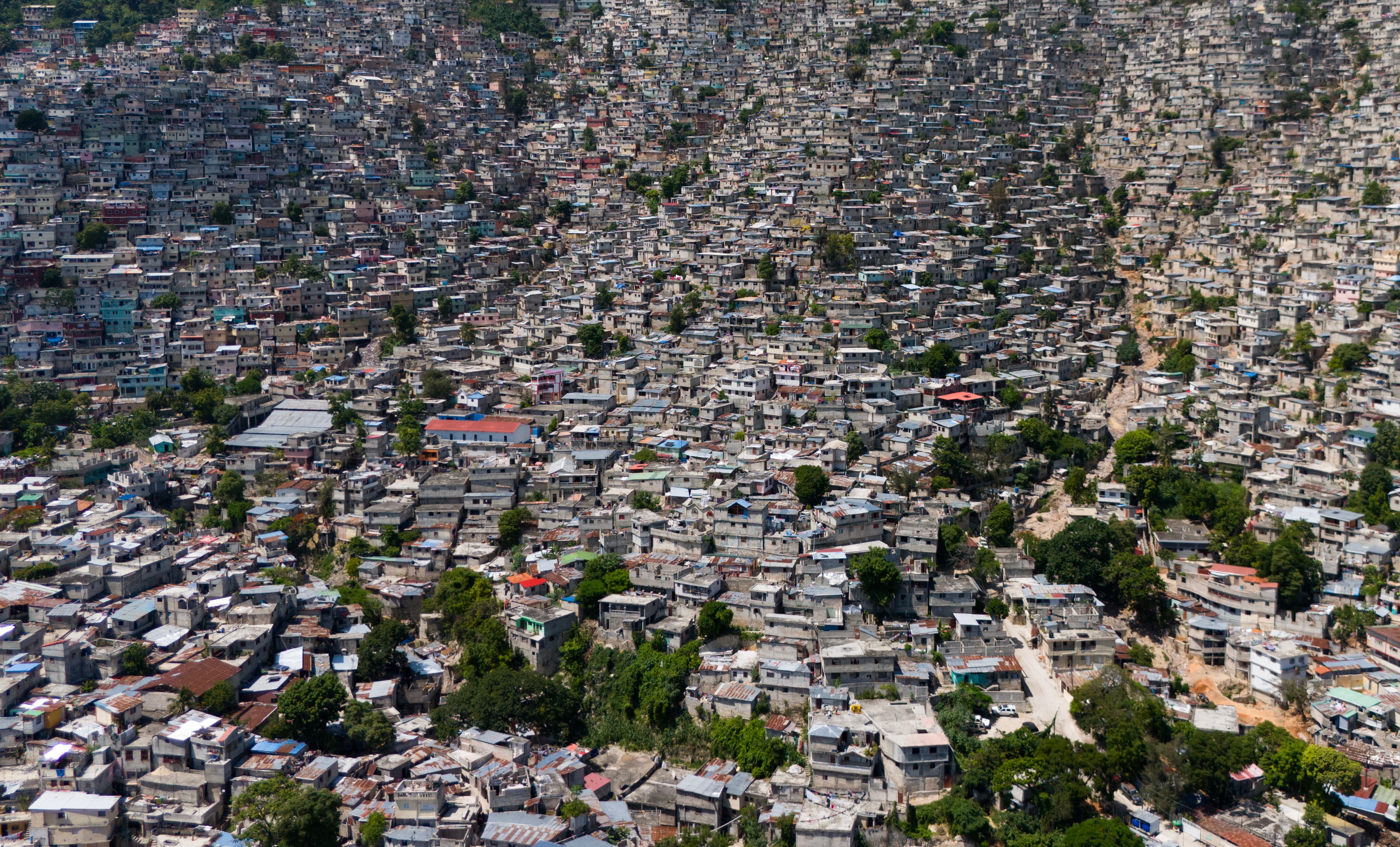 Fotografía del barrio Jelousie en Puerto Príncipe (Haití) (EFE/ Orlando Barría)