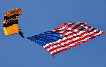 La programación incluirá demostraciones aéreas a cargo de los U.S. Air Force Thunderbirds, escuadrón acrobático de la Fuerza Aérea de Estados Unidos, además de ejercicios militares con aviones U.S. Navy F-18 y U.S. Marine Corps F-35. Foto: Instagram @airandseashow/