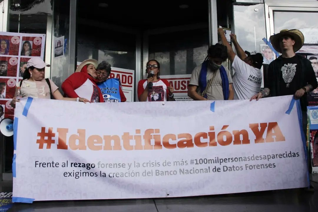 Familiares de personas desaparecidas exigen que la FGR cree con prontitud el Banco Nacional de Datos Forenses (@AdrianoEspa)