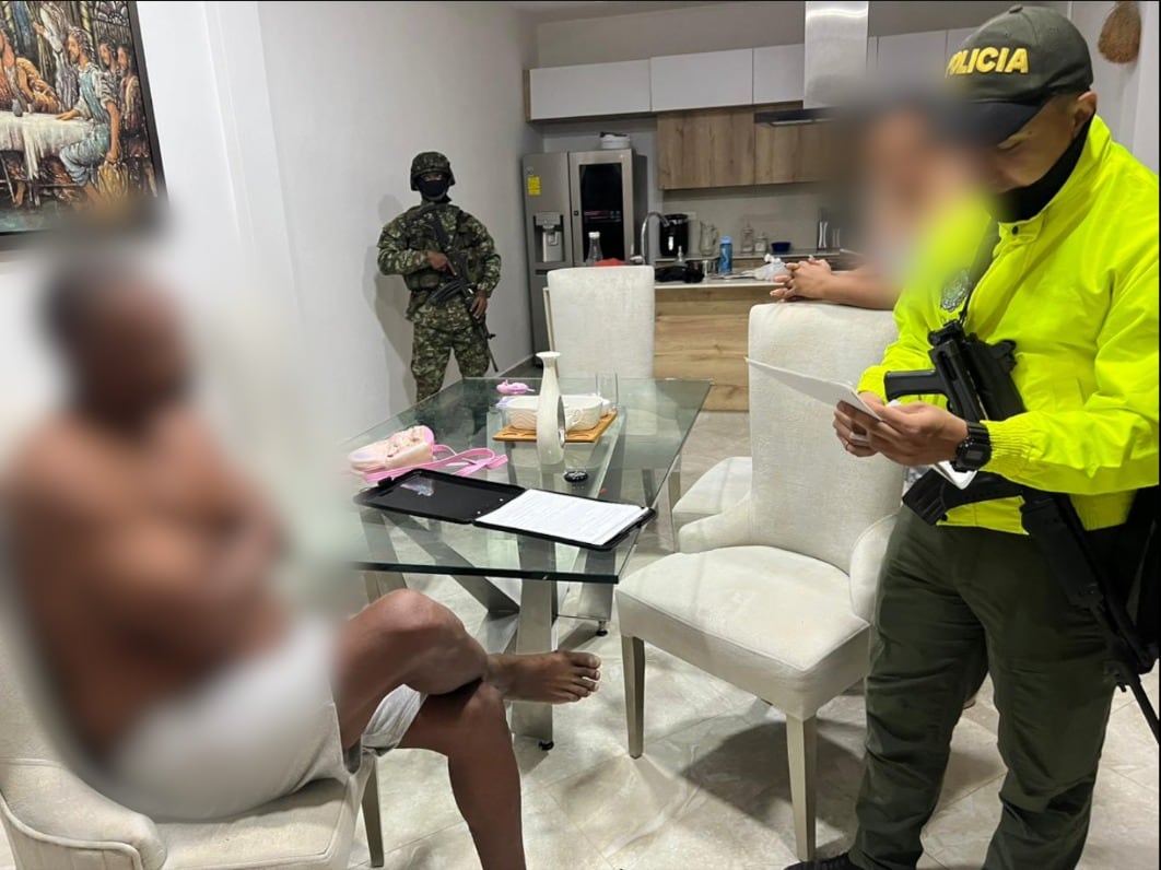 Alias Poncho, extraditado a Estados Unidos, está acusado por la DEA y la Corte de Texas de narcotráfico y extorsión vinculados al Clan del Golfo - crédito Policía Nacional