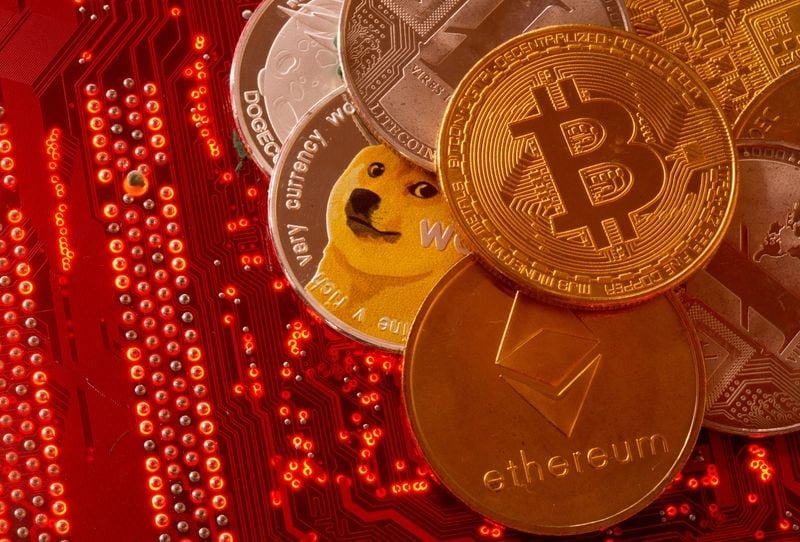 Una representación de las criptomonedas. (REUTERS/Dado Ruvic/Illustration/File Photo)