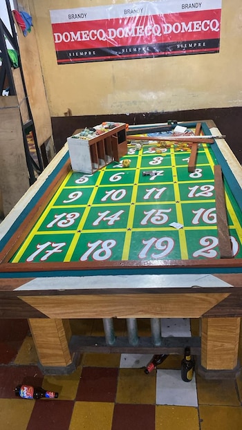 Incautados objetos, incluyendo armas y