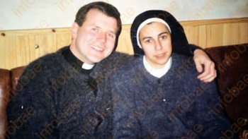 Él fue sacerdote y ella,