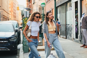 Un conjunto con una camiseta