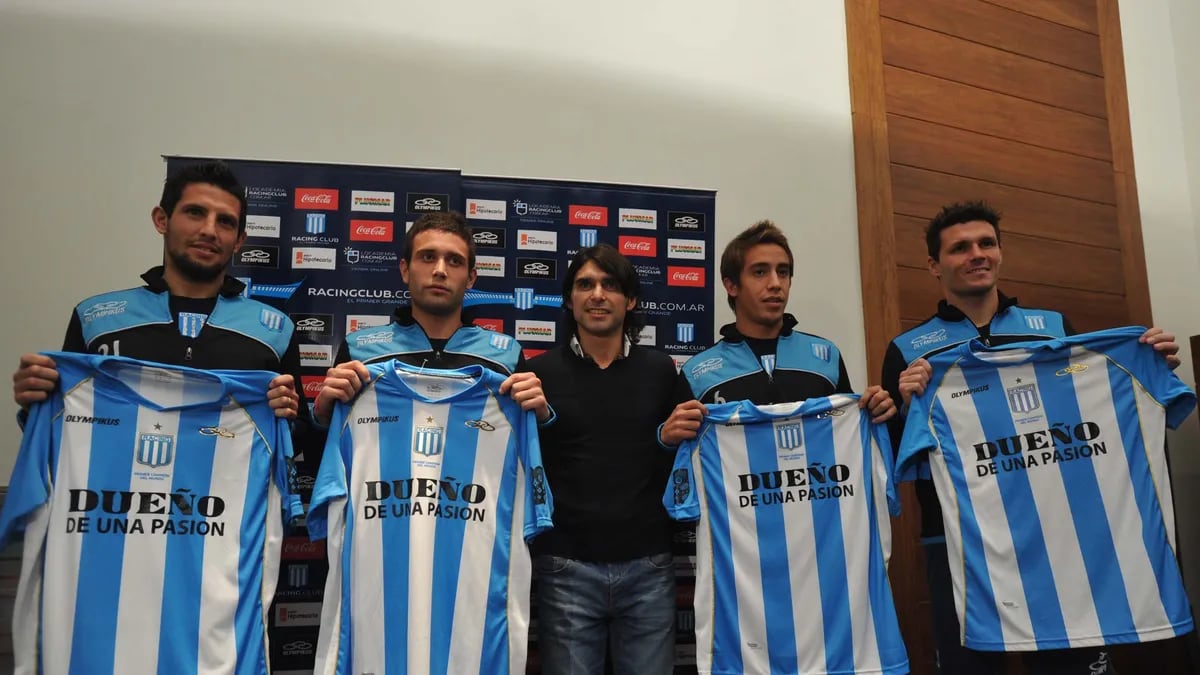 Martín Pérez Guedes vistió la camiseta de Racing en Argentina.