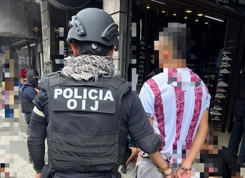 Entre los detenidos figuran cuatro adultos y un menor de 15 años, según el reporte policial. Cortesía: OIJ