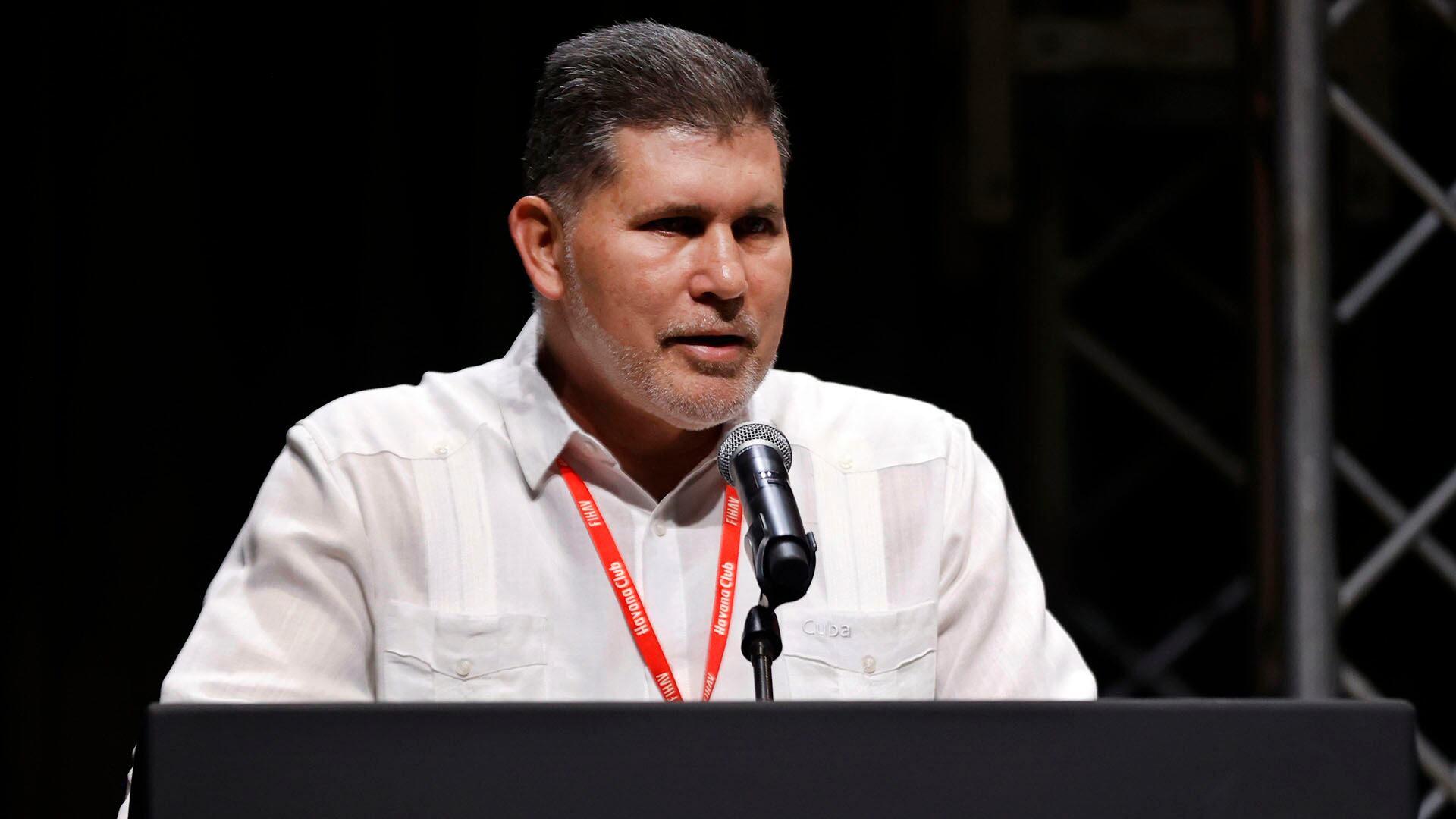 Oscar Pérez-Oliva Fraga dio detalles sobre los planes gubernamentales para la economía de la Isla (EFE/Ernesto Mastrascusa)