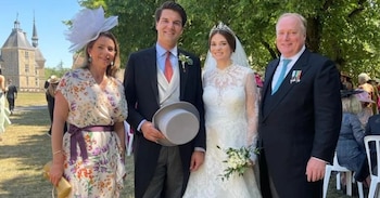 La boda de Amaury de Borbón-Parma y Pélagie de Mac Mahon, padres de la nueva Leonor de Borbón (Carlos de Borbón)