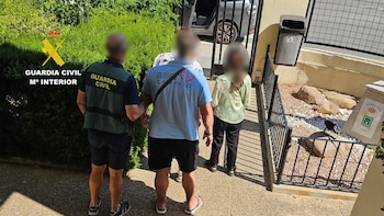 Tres detenidos en Alicante por de aislar y manipular a una mujer de 92 años para apoderarse de su patrimonio: consiguieron que modificara el testamento