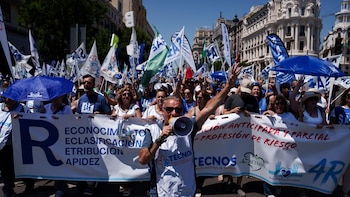 Técnicos sanitarios se manifiestan en Madrid por su reclasificación profesional y adecuada retribución