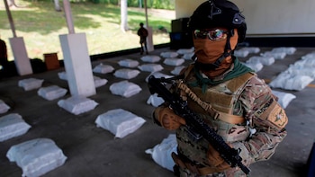 Detienen a tres colombianos en