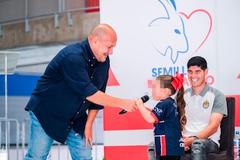 A pesar del gol anulado, Chivas mostró su lucha y determinación al marcar un gol en la segunda mitad, pero no logró cambiar el rumbo del partido