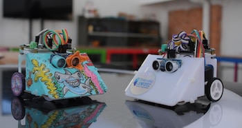 Cada colegio participante recibe robots