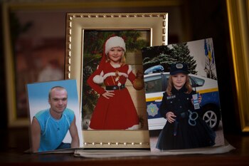 Fotografía de Sviatoslav Turovskyi (izquierda),