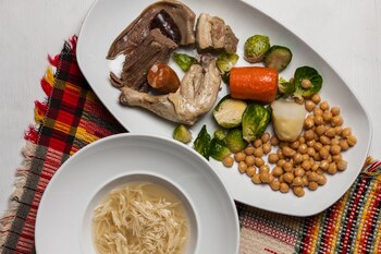 Una imagen del cocido madrileño