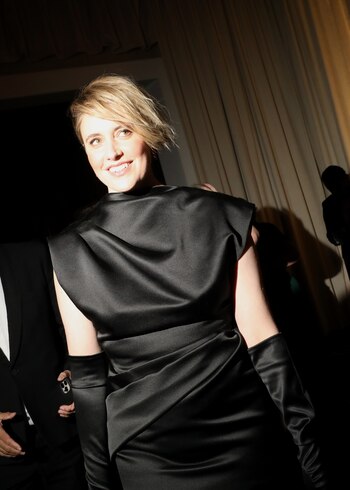 Greta Gerwig at the Golden