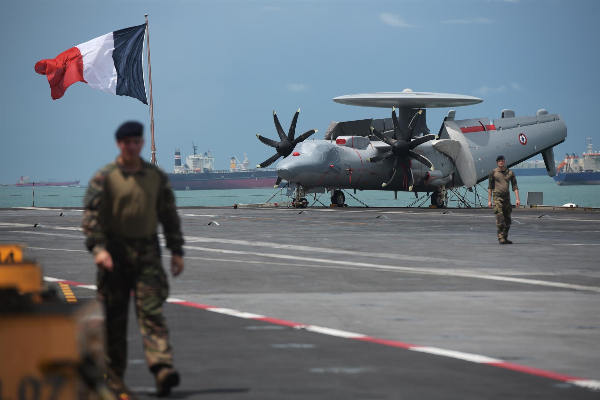 Suecia neutralizó un dron ruso que sobrevoló el portaaviones francés Charles de Gaulle