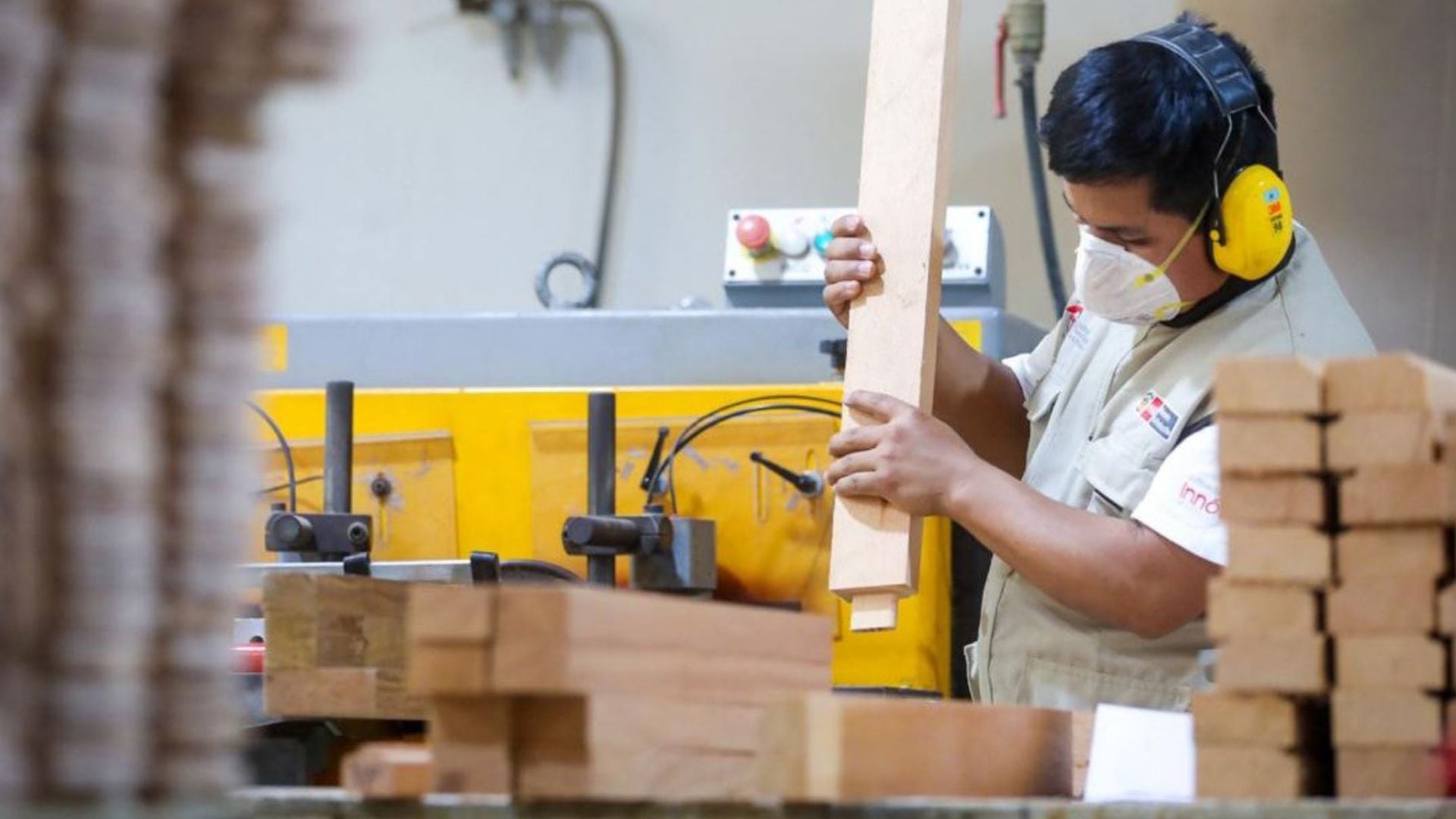 Las MYPEs podrían aplicar este régimen laboral. Así, si esta tiene mayor capacidad de pago y ganancias, así subirían los sueldos y derechos laborales. - Crédito Andina