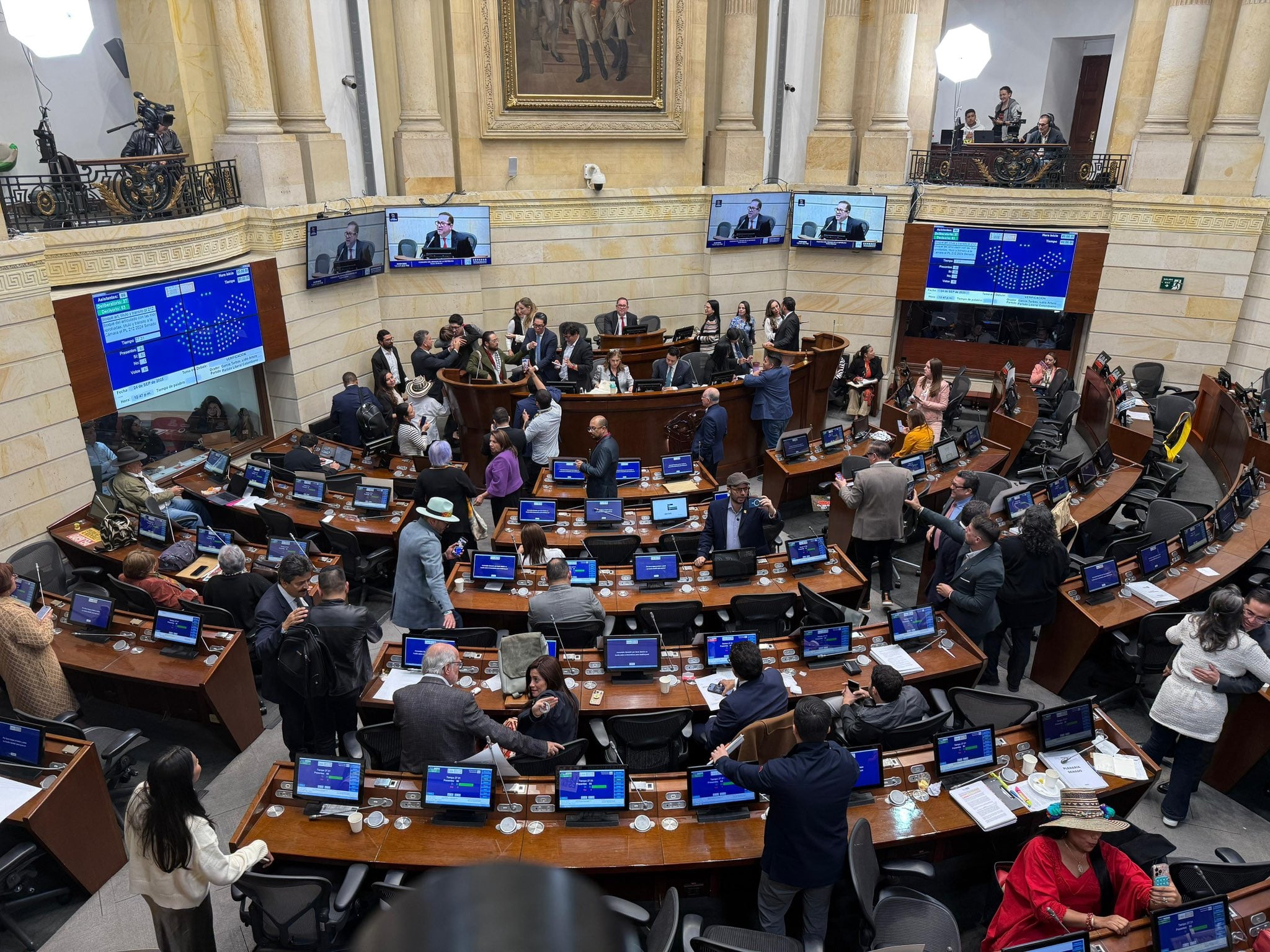 Durante la más reciente plenaria, el Senado aprobó la reforma al modelo de financiación de la educación superior pública - crédito @Mineducacion/X