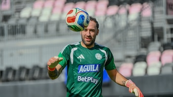 David Ospina recibió consejo de histórico portero de la selección mexicana tras su llegada al Atlante: “La altura se siente”